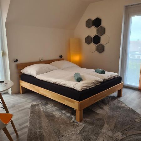 Lichtdurchflutetes Zimmer - Mainwiesen Waldbuttelbrunn Exterior photo